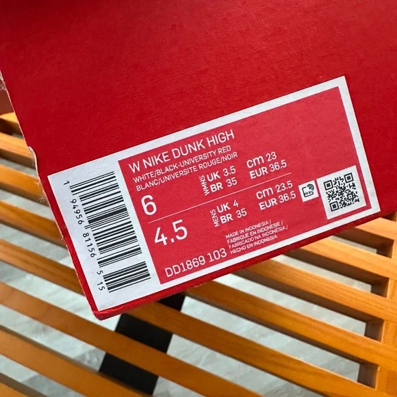 Nike women’s 6 dunk high Black and White Sneakers Trainers - Picture 6 of 9